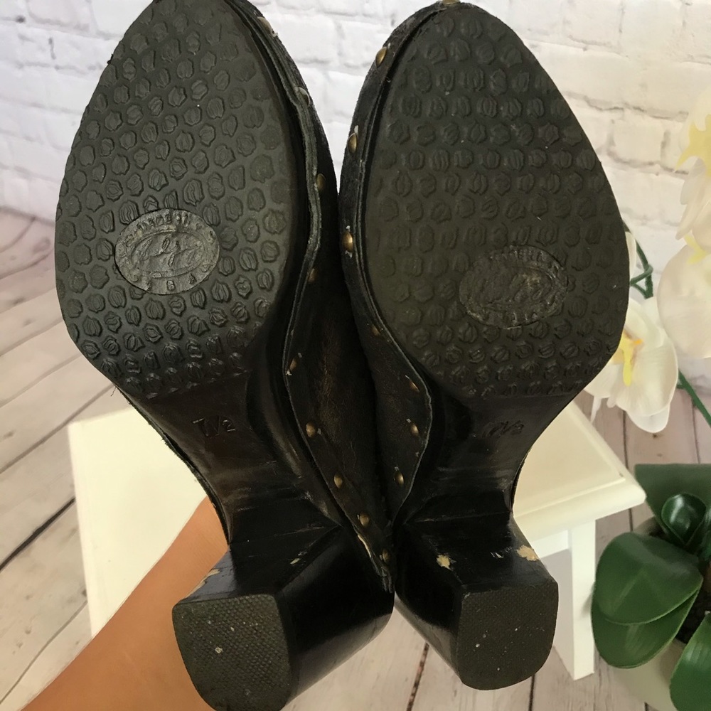 Salpy Clogs - image 6